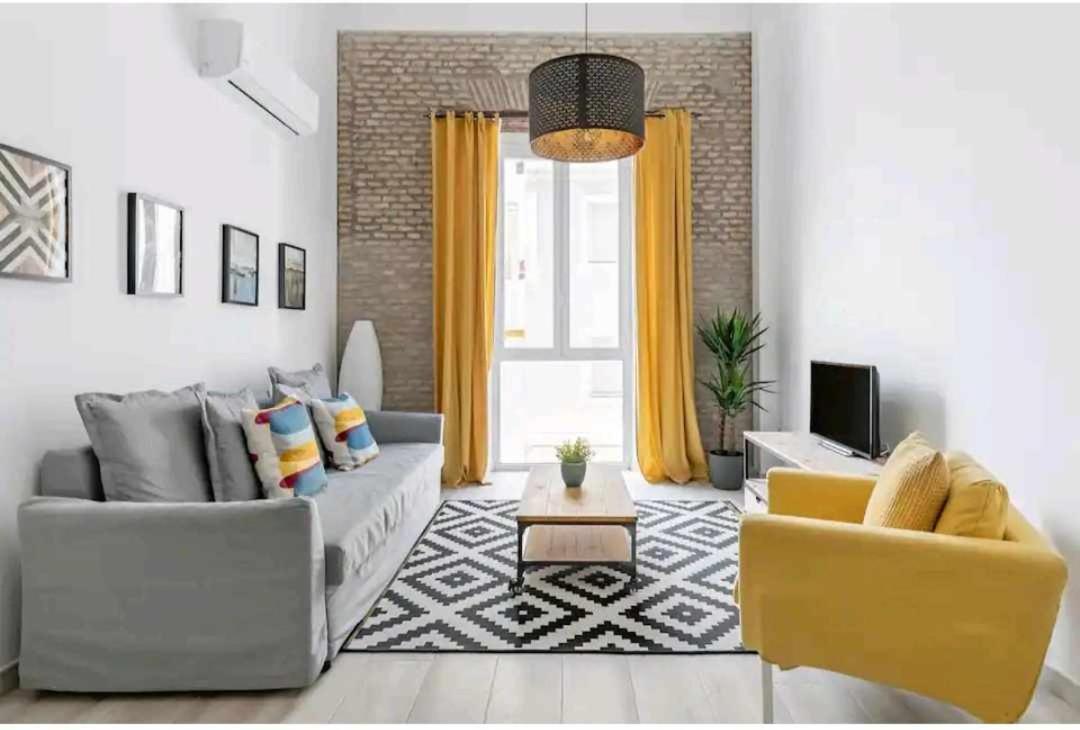 Isg Apartments Lovely Duplex Seville Room photo