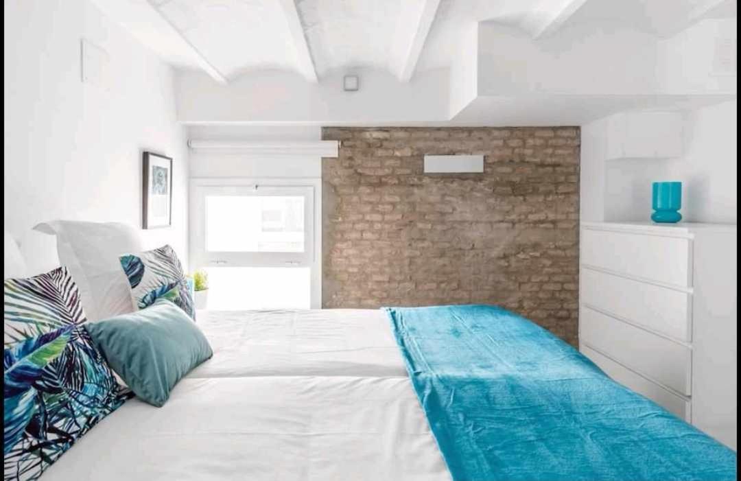 Isg Apartments Lovely Duplex Seville Room photo